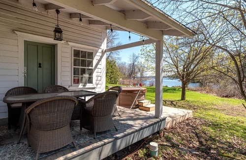Delta House | 1853 Kingsgate Lakehouse-Spacious Historic Escape