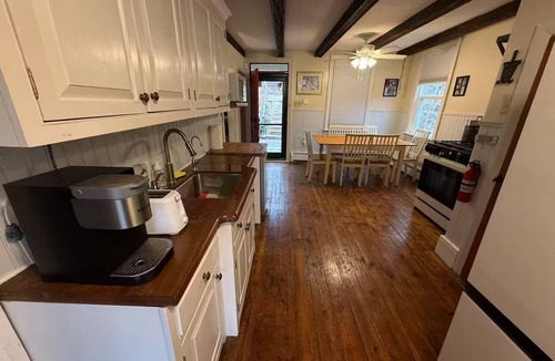 Robesonia House | 1893 Farmhouse on Haven de Bie Farm