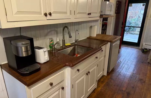 Robesonia House | 1893 Farmhouse on Haven de Bie Farm