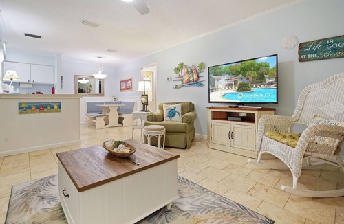 Demere Park Condo | 1BR Ground Floor Condo with Screened-in Porch! Reduced rates for August!