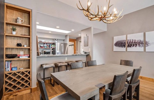 Eagle-Vail Condo | 3 Bed/2 Bath Central Upscale Home near BC & Vail Sauna Hot Tubs