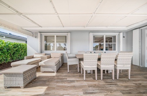 Santa Barbara Estates House | 406 Managed by Brampton Park