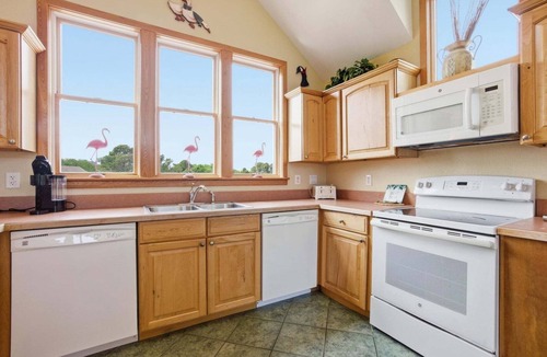 Duck House | 4251- Top of the World - Spacious Duck Getaway | Pool, Hot Tub & Soundside