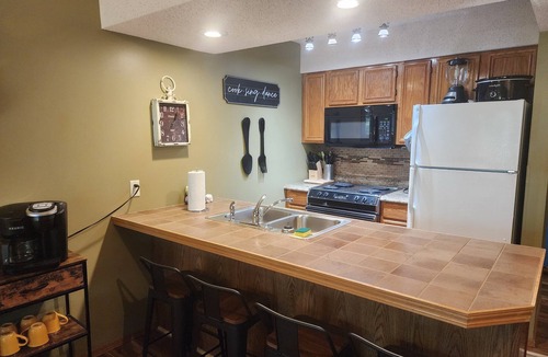 Notch Estates Condo | 4BR Connected Condo Near Silver Dollar City | Great for Groups | NCH 7 7-8