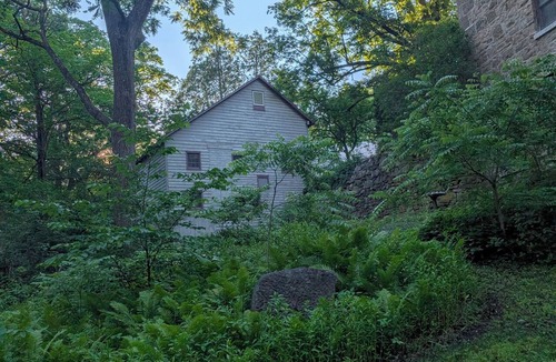 St. Johnsville Bed & Breakfast | 5-bedroom Victorian Inn at the Mill & Waterfalls - Saint Johnsville, NY