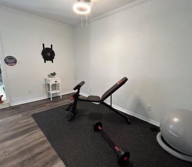 Silver Lake House | 5 Bedrooms, 4 Bathrooms, Pool, Gym, Sleeps 16 Leesburg Retreat!