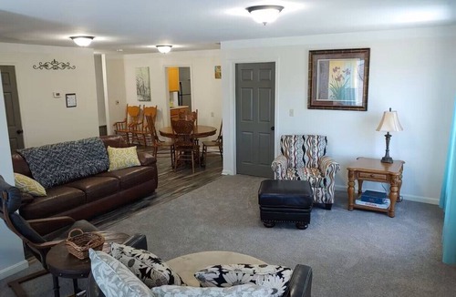 Dry Ridge Apartment | 5 Minute Drive to The Ark. Sleeps 6, located in Old Part of Town. Dry Ridge