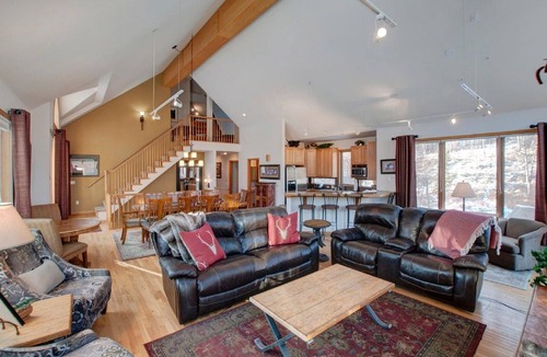 Keystone House | 5BR+Loft BR Home in Keystone Ski Area-pvt. hot tub; great view; 16 separate beds