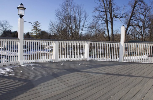 Melrose Park Apartment | 5BR Riverfront-PoolTable-Large Yard in Auburn near Emerson Park