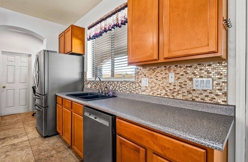 Missouri Ranch House | 6BR 5BA, Heated Pool/Spa, indoor & outdoor games, pickleball, MUCH MORE!