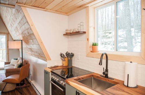 Stamford Cabin | A-Frame on Pudding Hill - Cedar Wood Burning Hot Tub + Outdoor Shower