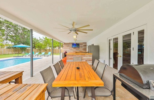 Hallandale Beach House | A Star is Born - Villa