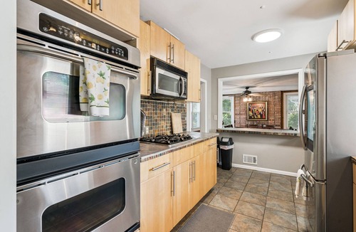 Robbinsdale House | Affordable & Spacious home near Minneapolis