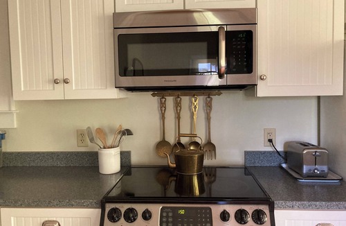 Hillsboro House | Amish Country Farm Stay: Family-Friendly Getaway by Rocky Fork Lake