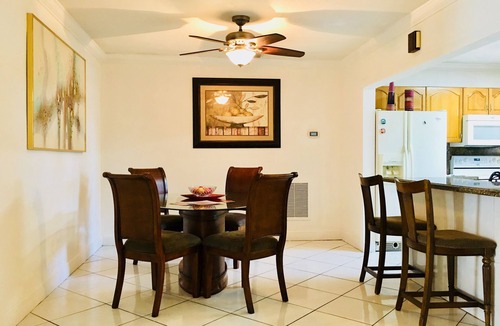 Cutler Bay House | ANDY accommodation is good for couples, business