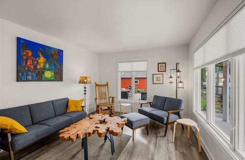 Bottineau House | Arts District Abode