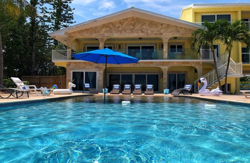 Marathon House | ASK ABOUT Sept-Oct2026 SPECIAL! 14Bd10Bth Home Comfortably Accommodates Up to 30
