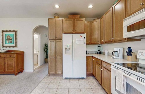 Sun Ridge House | Bayside Resort townhouse w/balcony, free WiFi, pool, and golf on-site