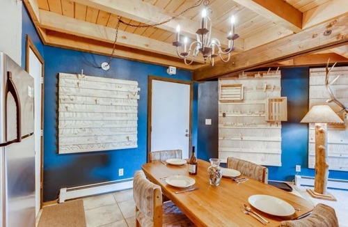 Wildernest Condo | Beautiful Views, Central location, Hot tub and Club House F201
