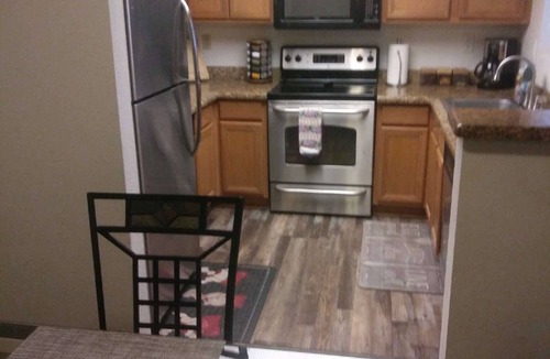 Glendale Condo | Best condo location in the complex. Comfortable and quiet.