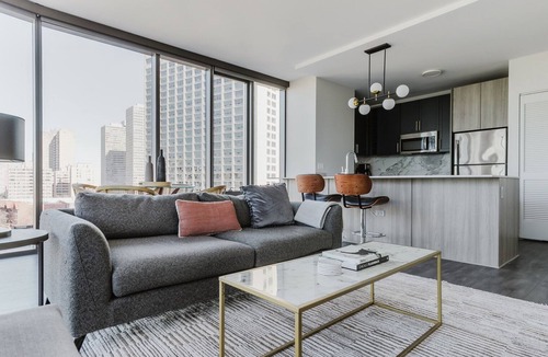East Hyde Park Apartment | Blueground | Hyde Park, AC, w/d, nr museum