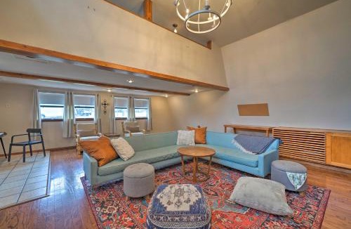 Stillwater House | Bohemian Home w/Screened Porch, 3 Mi to Lake!