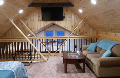 Great Valley House | "BRAND NEW" SNOW VALLEY CHALET 1 MILE FROM HOLIDAY VALLEY