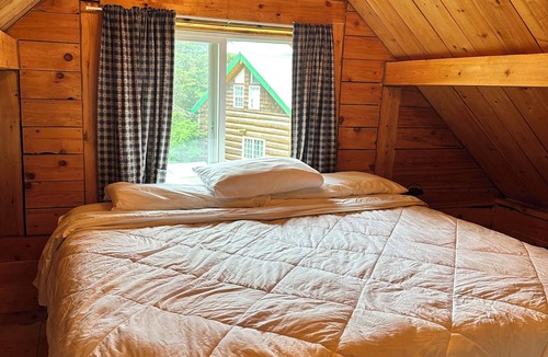Homer Cabin | Brooks Falls, Homer Floatplane Lodge