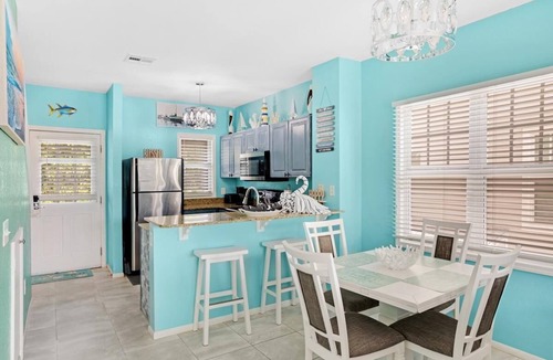 Marathon House | Canalside 2BR/1.5BA Bungalow Villa 7024 with Jetted Spa Pool: Village at Hawks Cay Villas