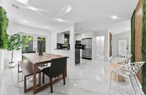 North Central Hollywood House | Casa Agape | Waterfront I HotTub
