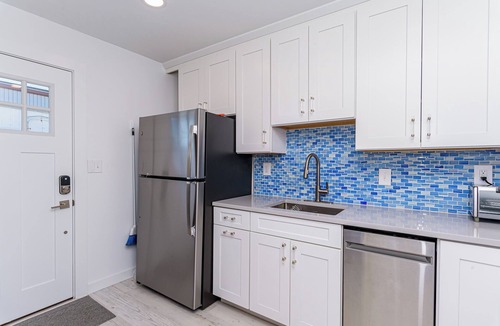 Fenwick Island House | Casa Del Sol, 2 bedroom condo in Fenwick Island! Walking distance to the beach. Free WIFI, Shopping and more!