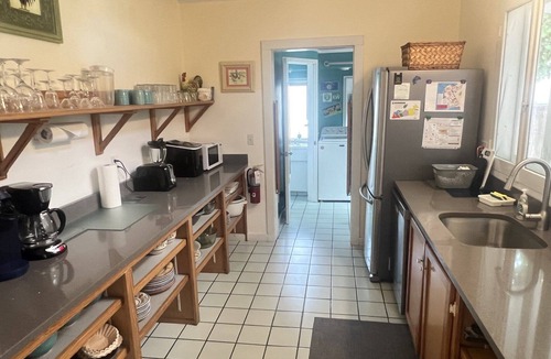 Historic Seaport House | Casa Rosa: 4BR/4BA house, pool, near Duval