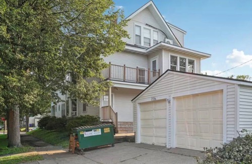 Summit - University Apartment | Cathedral Hill 3-bedroom charm