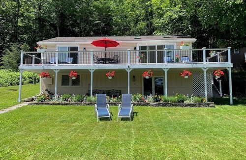 Deposit House | Catskill House on beautiful Oquaga Lake next to the historical Chestnut Inn