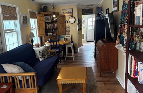 North Beach Cottage | Charming 2-bedroom 1 bath cottage with AC, WiFi in peaceful North Beach, Md.