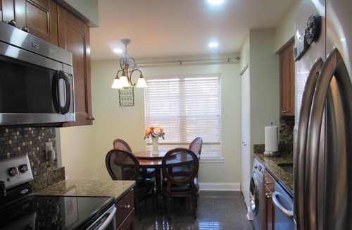 Aspen Hill House | Charming 3-bedroom townhome with AC and WiFi in Silver Spring
