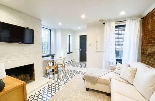 Stanton Park Apartment | Charming Capitol Hill 1BR | Walk to Capitol+Patio