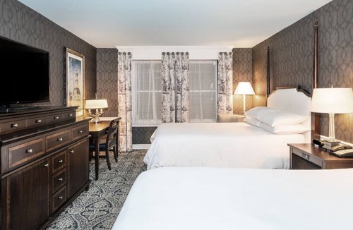 Historic District Hotel | Charming Downtown Hotel Room w/Vintage Character + Historic Site