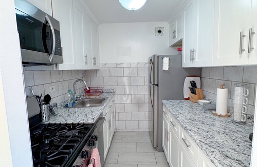 Manhattan Valley Apartment | Columbia University 3Bedroom 1 1/2 Bath Across Cathedral of St. John the Divine