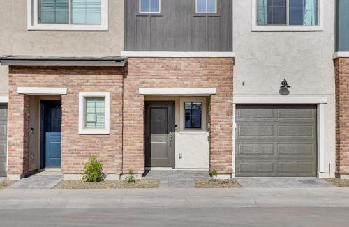Desert View House | Community Pool & Hiking Trails: Red Fox Retreat 2