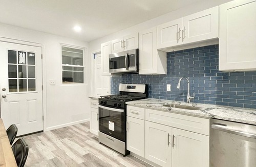 Oneonta House | Completely Renovated Baseball Townhouse