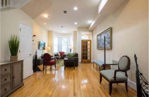 Logan Circle House | Convention Center/Logan Circle Large Cozy House.