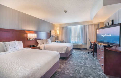 Downtown Hotel | Courtyard Silver Spring Downtown