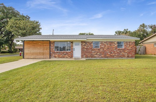 Brent House | Cozy Coleman-Families- Near Beaches, Airport & PCC