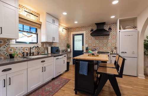 Coronado House | Cozy historic home centrally located. Pet friendly! Beautiful outdoor fireplace.