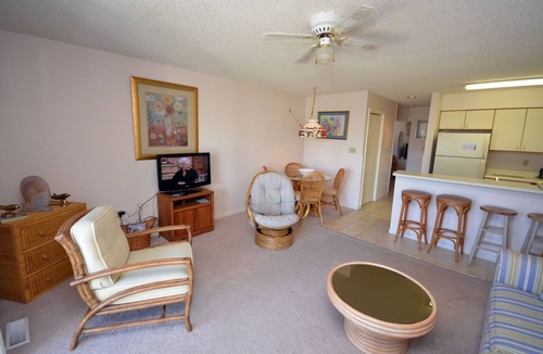 North Ocean City Condo | Cozy, inviting 1 bedroom condo with an outdoor pool and gorgeous canal-front view located uptown on the bayside just a few blocks from the beach!