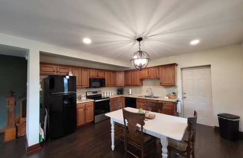 Bernville House | Cozy stay in Bernville with out door fire pit area