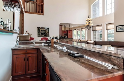 Lyndhurst Cottage | Crown Jewel of Lower Beverly Lake-The luxurious private and spacious lake house