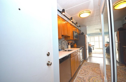 Midtown Ocean City Condo | Cute 1BR/1.5BA condo in the ocean front building with the ocean front pool and free WiFi!