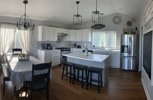 Homer House | Daybreeze Vacation Home w/Hot Tub & Gorgeous View